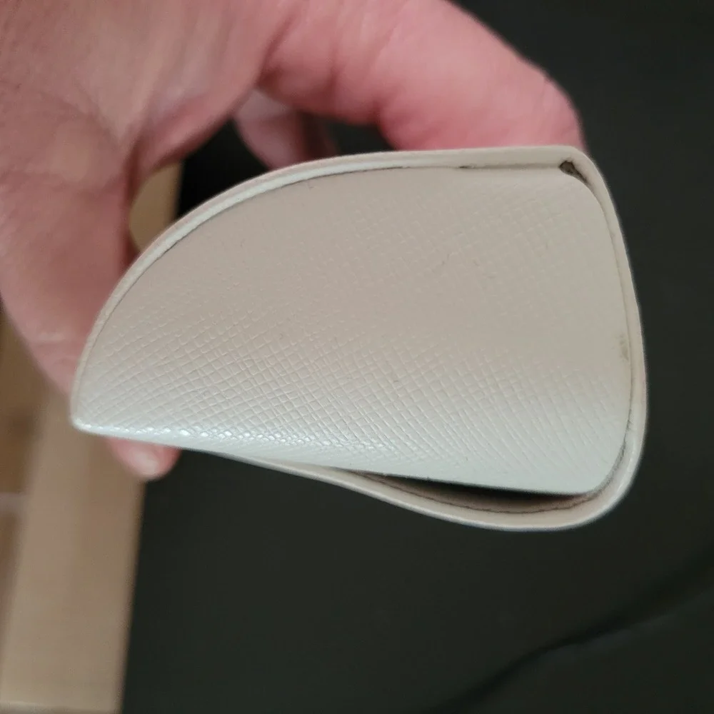 Michael Kors White Saffiano Leather Hard Case Eyeglasses Sunglasses Holder Pouch